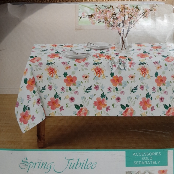 Spring Jubilee Floral Table Linen | New! 60x104" - Picture 7 of 7